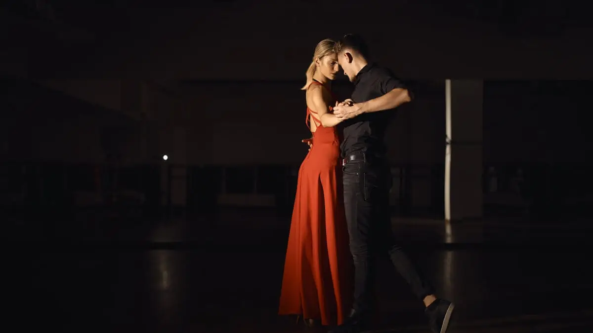 Var kan man dansa Salsa och Bachata i Stockholm