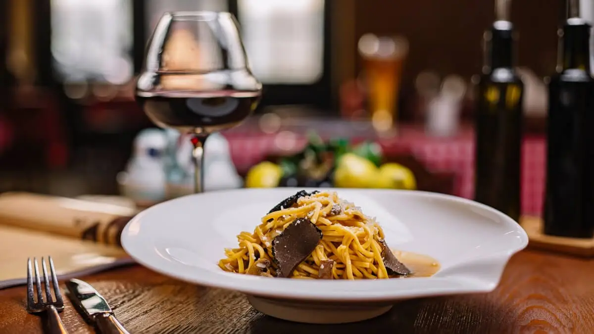 Besök restaurang Trattorian